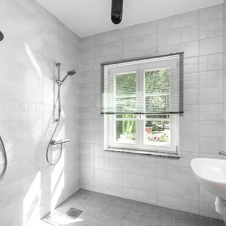 Uki Puhkekuela パルヌ