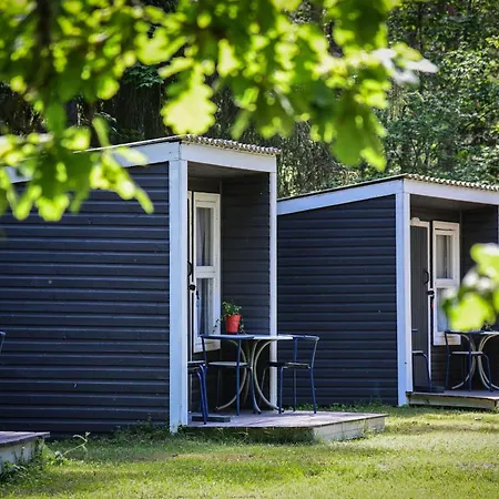 Uki Puhkekuela * パルヌ