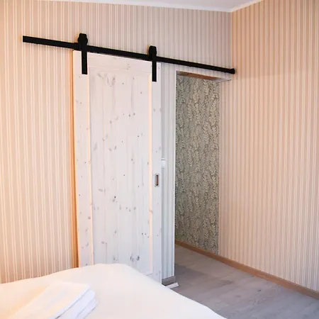 Uki Puhkekuela パルヌ